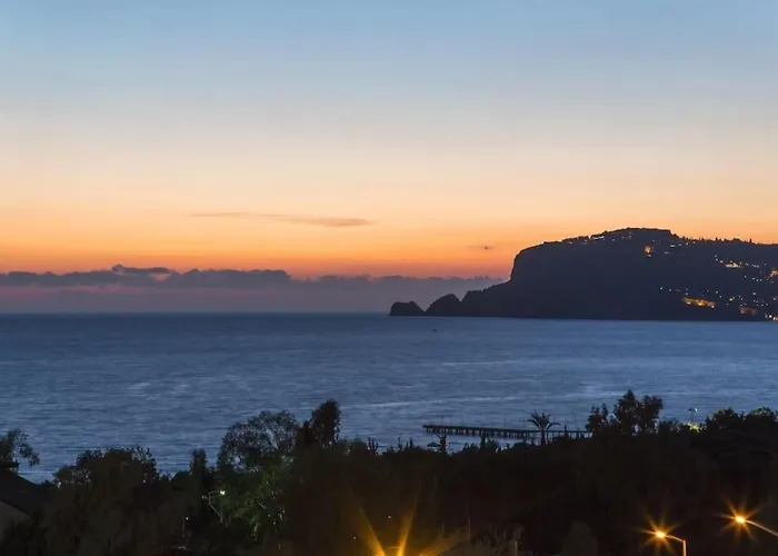 Michell & (adults Only) ألانيا